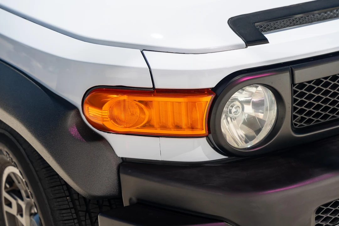2010 Toyota FJ Cruiser - Image 15 of 31