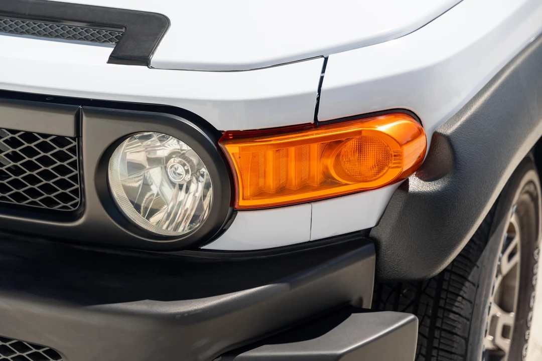 2010 Toyota FJ Cruiser - Image 19 of 31