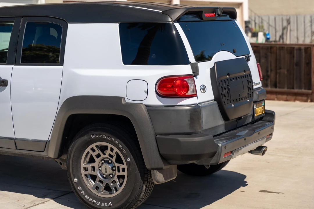 2010 Toyota FJ Cruiser - Image 12 of 31