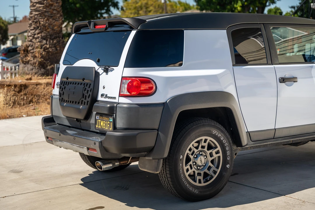 2010 Toyota FJ Cruiser - Image 13 of 31