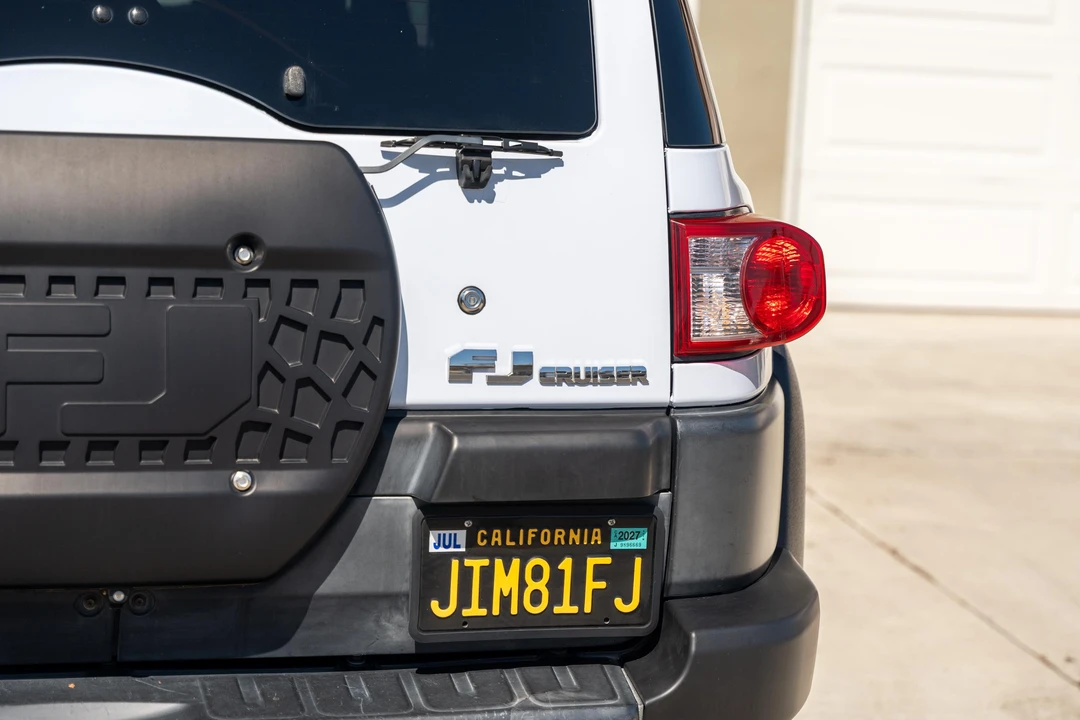 2010 Toyota FJ Cruiser - Image 25 of 31