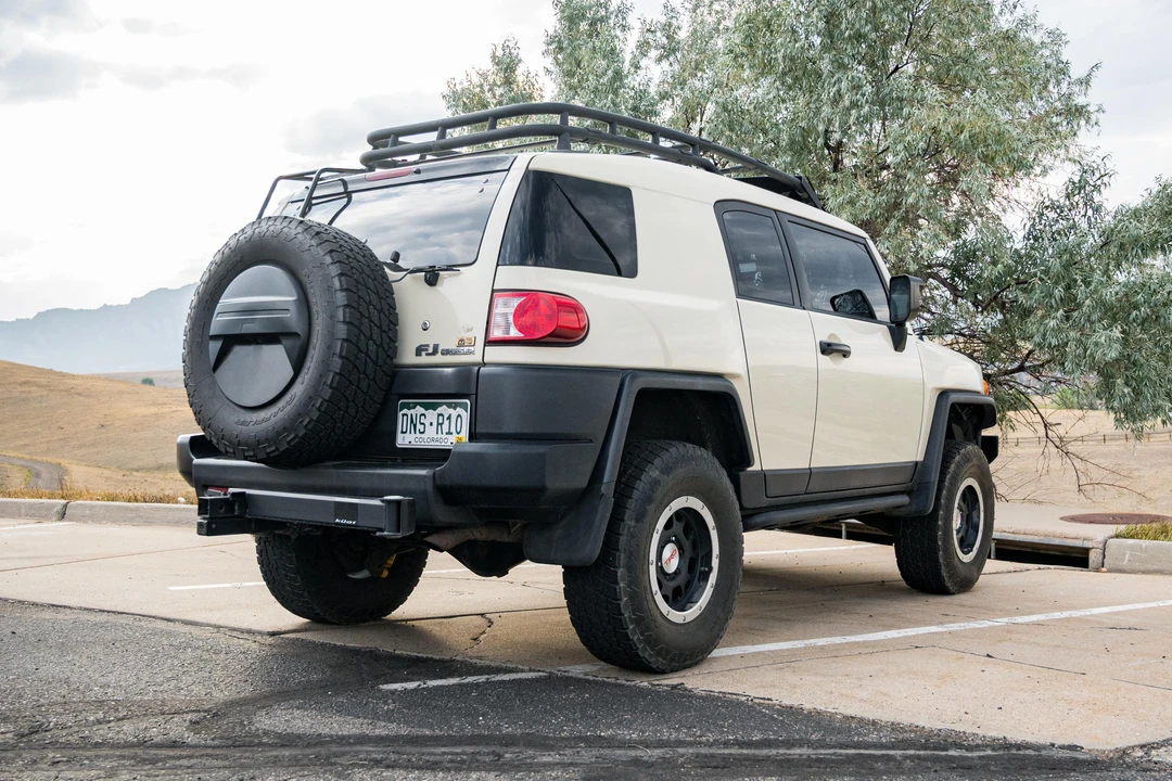 2010 Toyota FJ Cruiser - Image 10 of 31