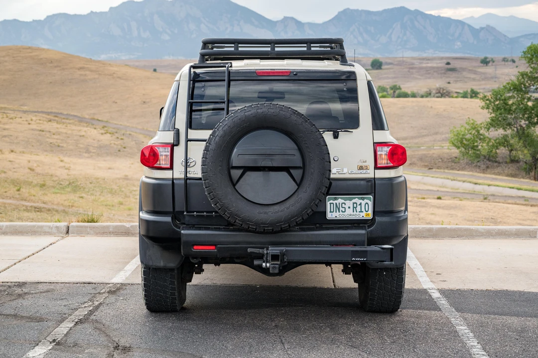 2010 Toyota FJ Cruiser - Image 5 of 31