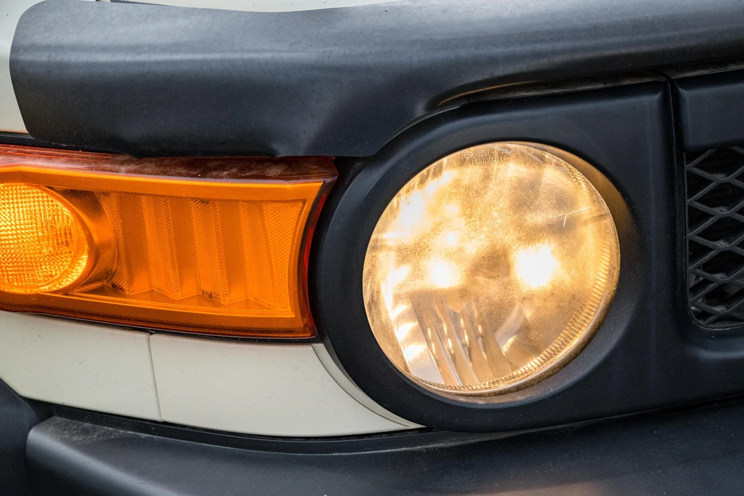 2010 Toyota FJ Cruiser - Image 25 of 31