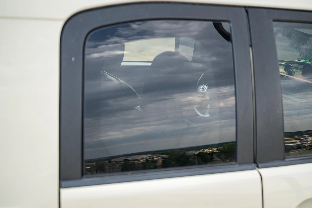 2010 Toyota FJ Cruiser - Image 16 of 31
