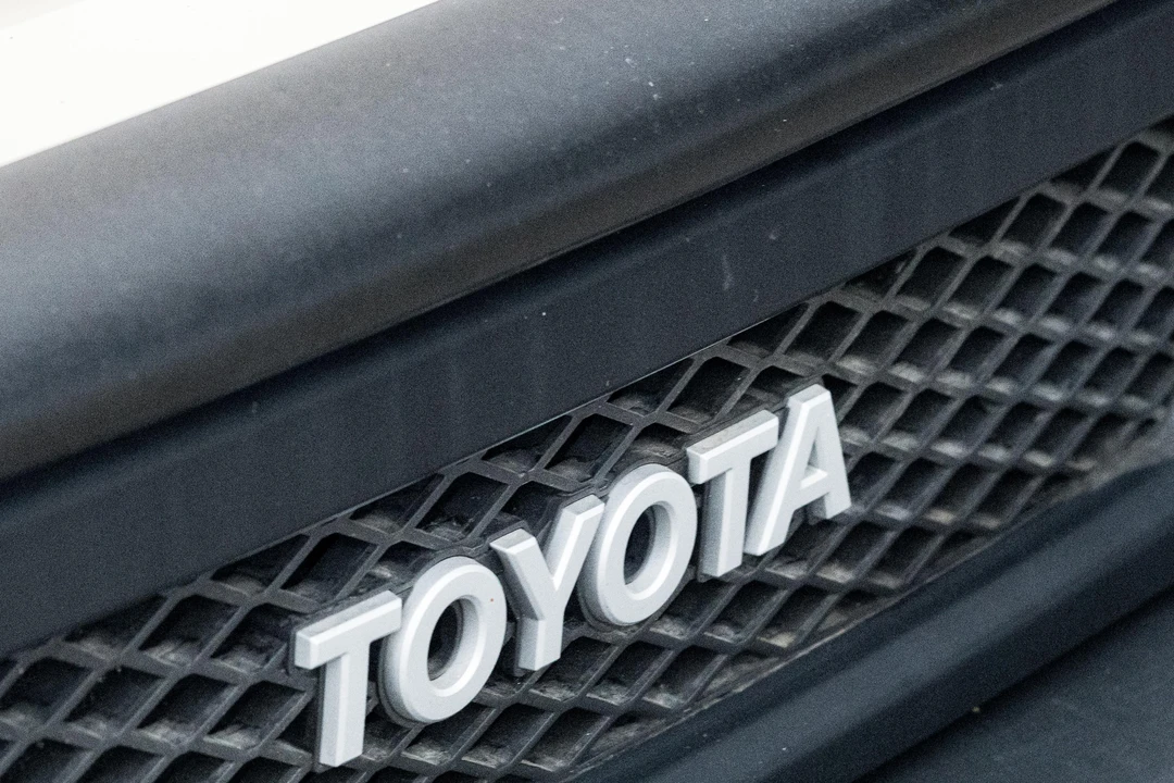 2010 Toyota FJ Cruiser - Image 27 of 31