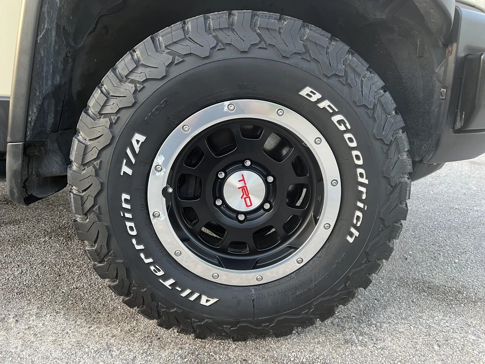 2010 Toyota FJ Cruiser - Image 24 of 31