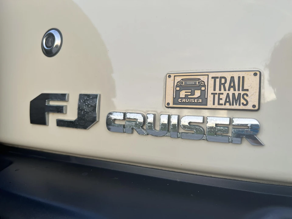 2010 Toyota FJ Cruiser - Image 18 of 31