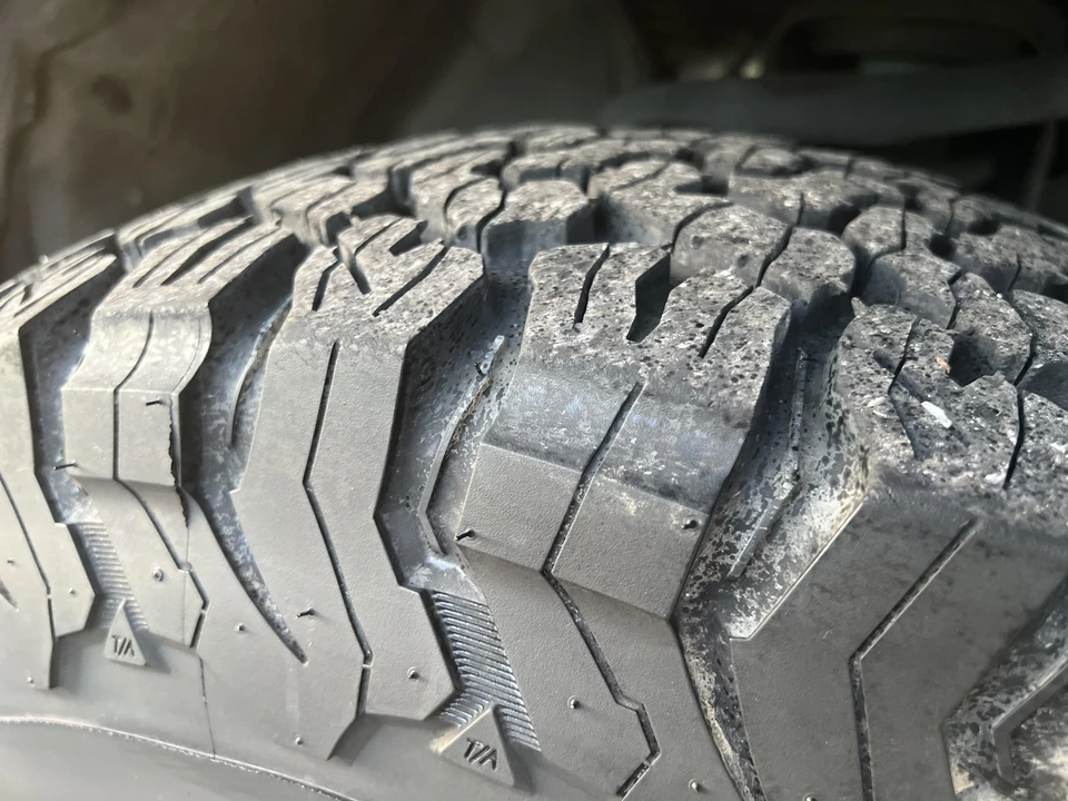 2010 Toyota FJ Cruiser - Image 26 of 31