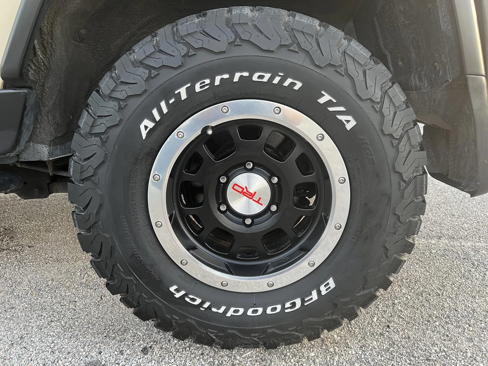 2010 Toyota FJ Cruiser - Image 22 of 31