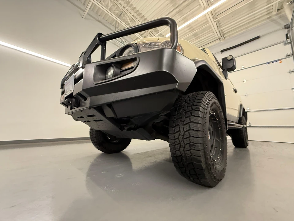 2010 Toyota FJ Cruiser - Image 7 of 31