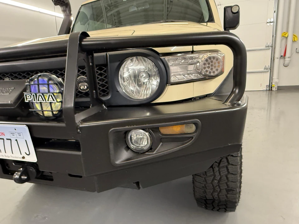 2010 Toyota FJ Cruiser - Image 31 of 31