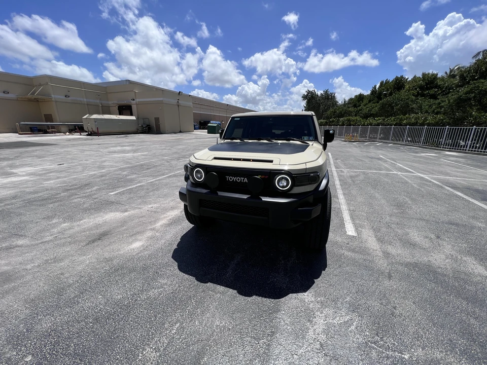 2010 Toyota FJ Cruiser - Image 9 of 31