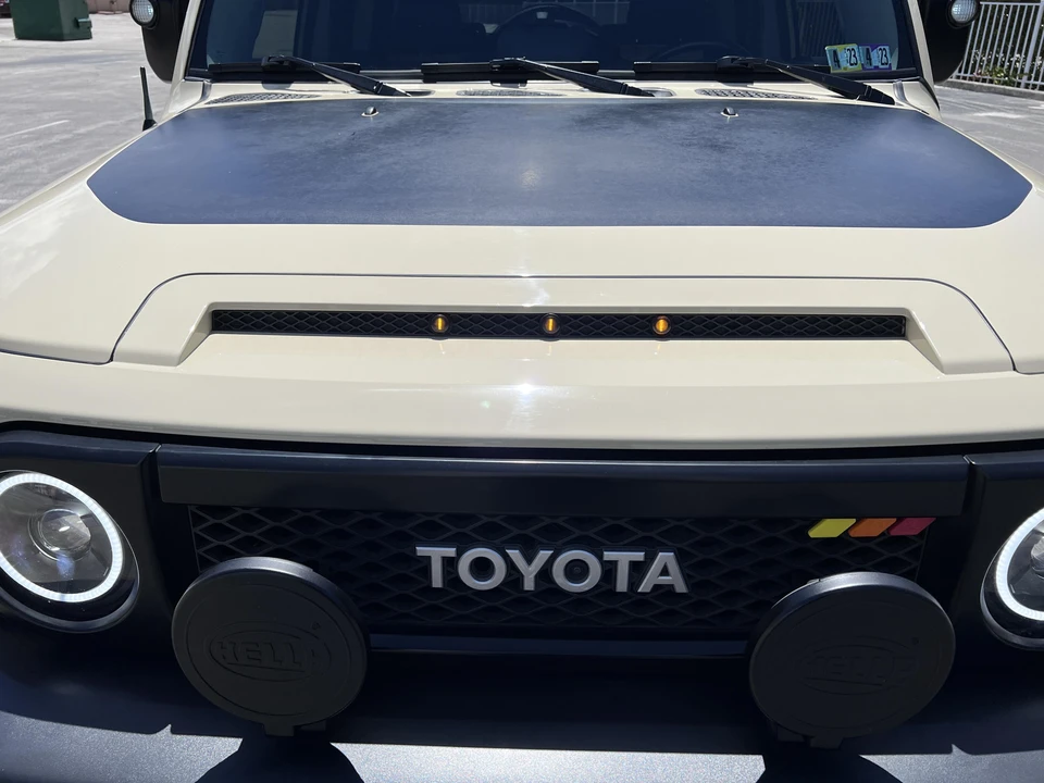 2010 Toyota FJ Cruiser - Image 18 of 31