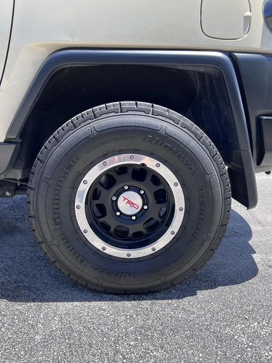 2010 Toyota FJ Cruiser - Image 27 of 31