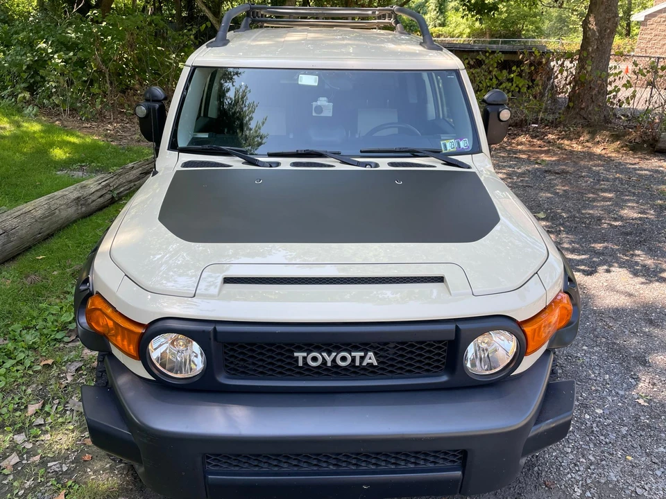 2010 Toyota FJ Cruiser - Image 6 of 31