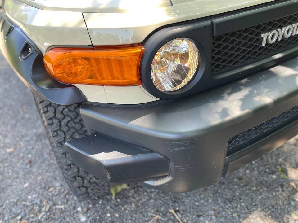 2010 Toyota FJ Cruiser - Image 13 of 31