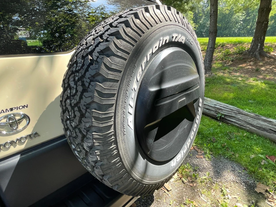 2010 Toyota FJ Cruiser - Image 27 of 31