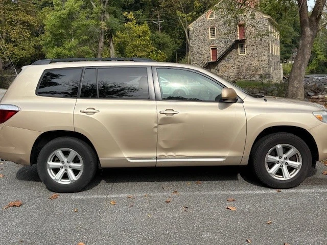 2010 Toyota Highlander - Image 5 of 13