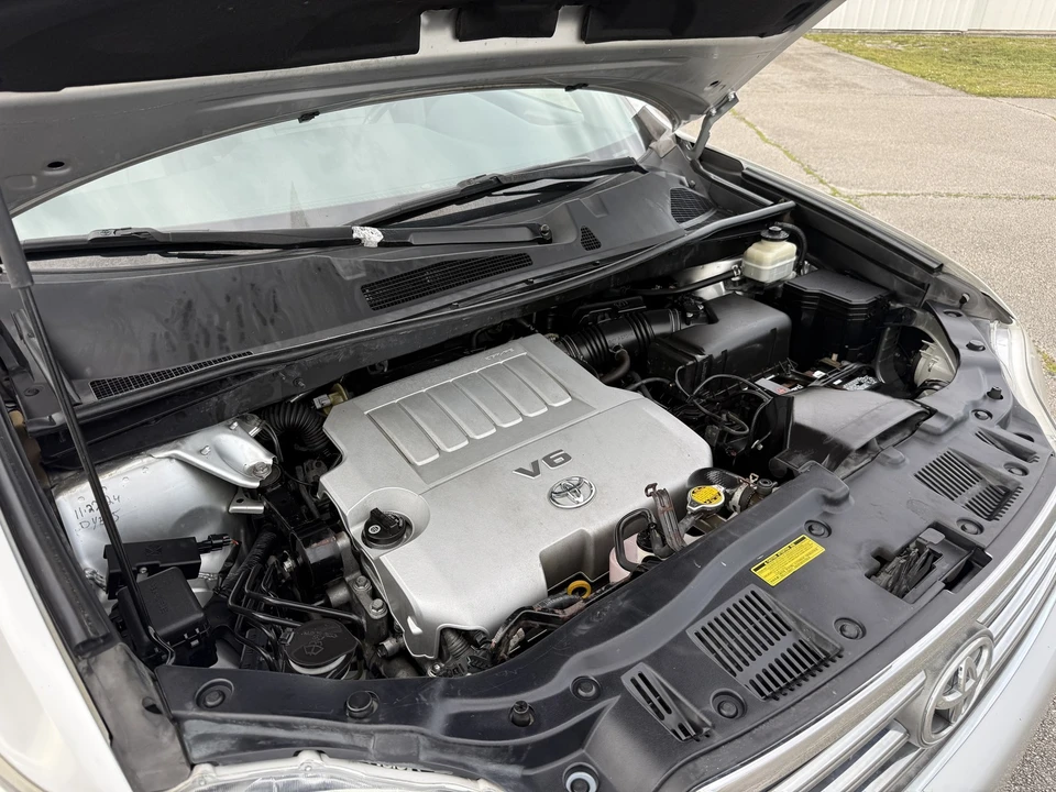 2010 Toyota Highlander - Image 17 of 21