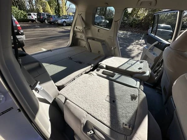 2010 Toyota Highlander - Image 16 of 21