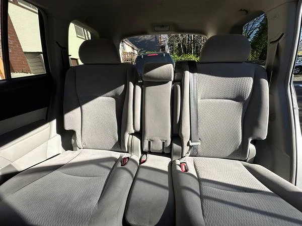 2010 Toyota Highlander - Image 17 of 21