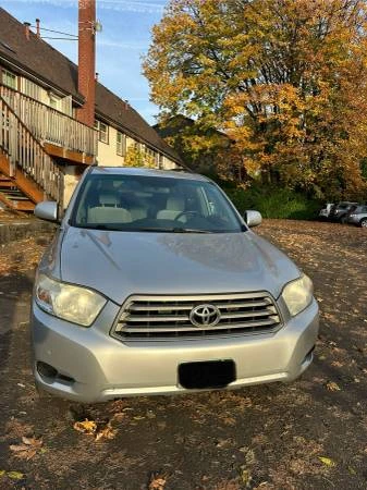 2010 Toyota Highlander - Image 2 of 21