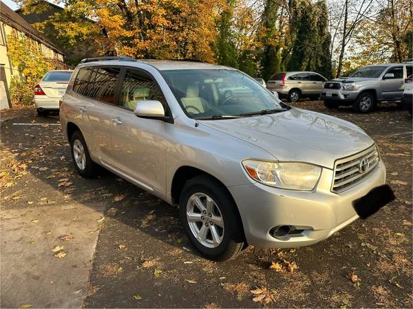 2010 Toyota Highlander - Image 3 of 21