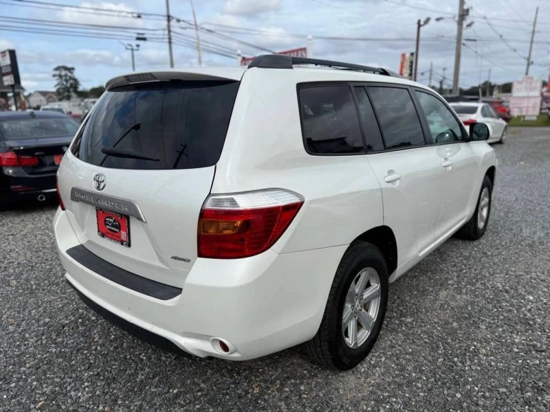 2010 Toyota Highlander - Image 8 of 12