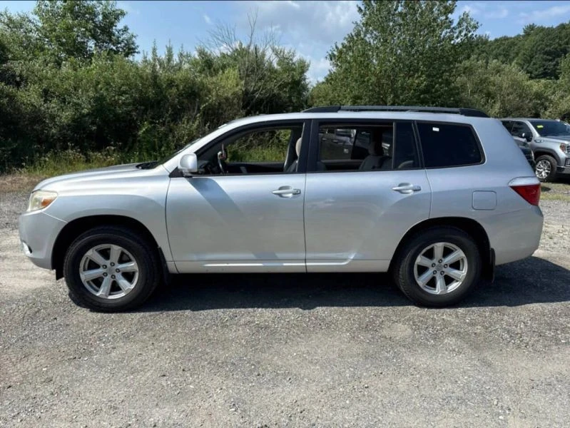 2010 Toyota Highlander - Image 8 of 11