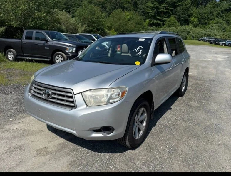 2010 Toyota Highlander - Image 2 of 11
