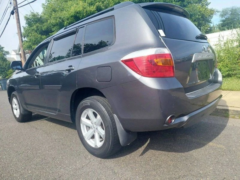 2010 Toyota Highlander - Image 9 of 12