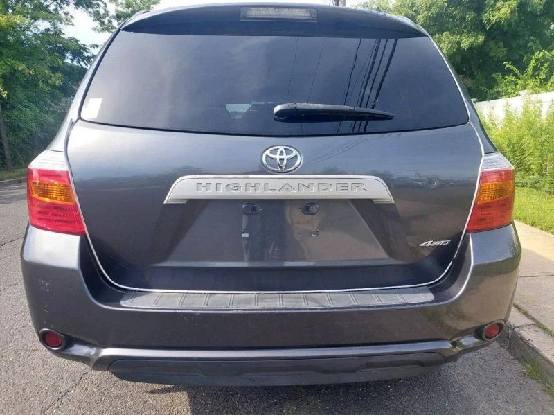 2010 Toyota Highlander - Image 10 of 12