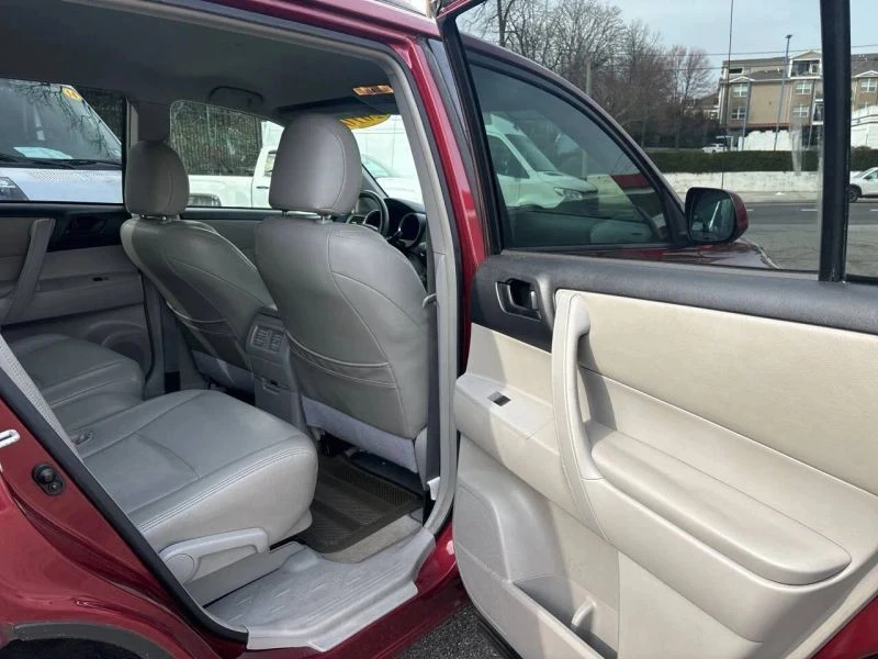 2010 Toyota Highlander - Image 9 of 12