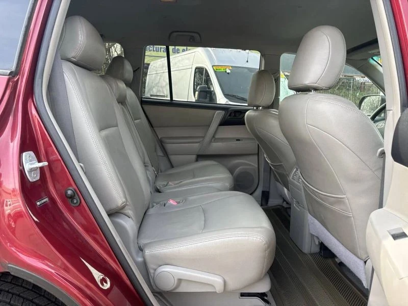 2010 Toyota Highlander - Image 10 of 12