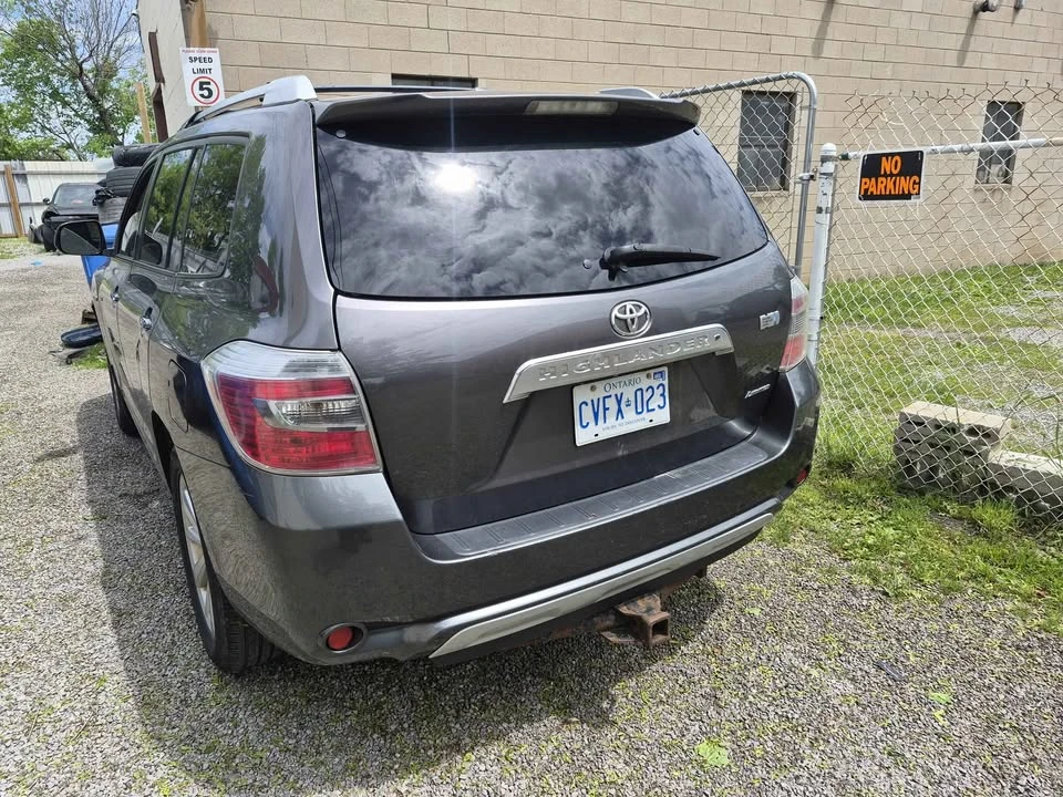 2010 Toyota Highlander - Image 2 of 6
