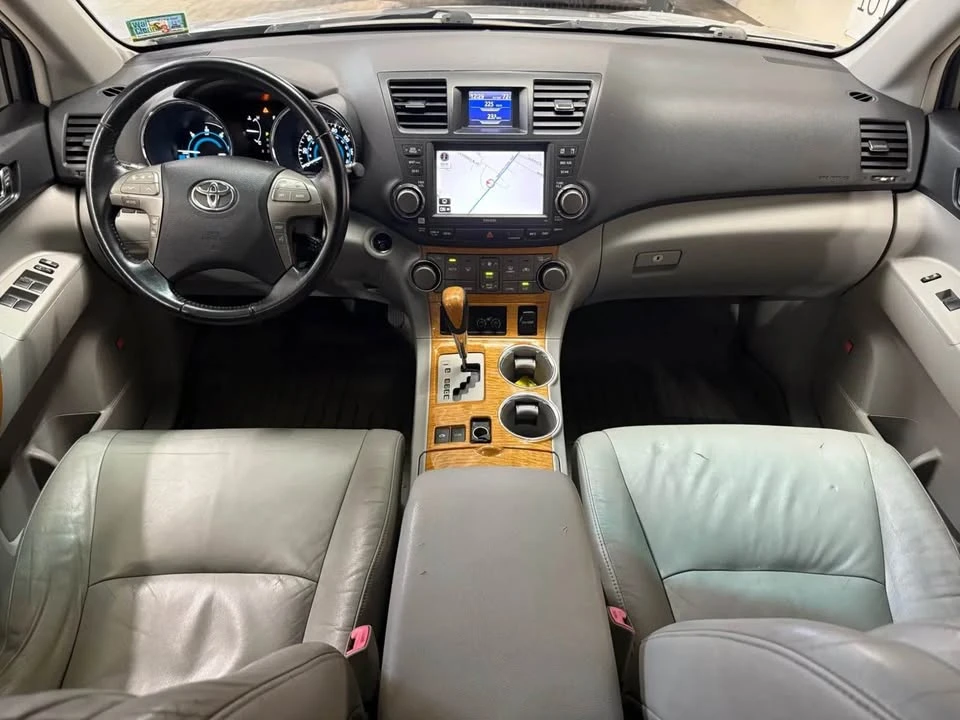 2010 Toyota Highlander - Image 7 of 20
