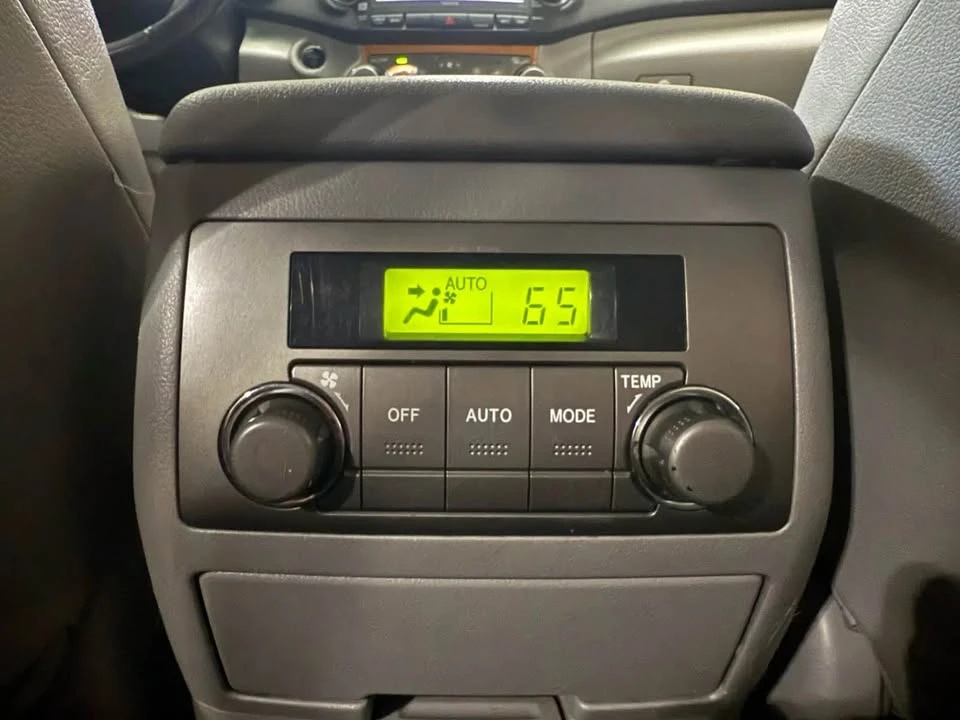 2010 Toyota Highlander - Image 13 of 20