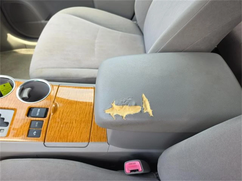 2010 Toyota Highlander - Image 25 of 31
