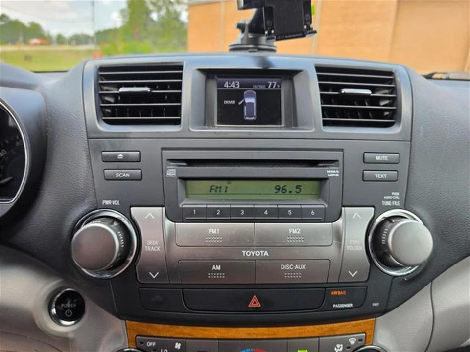 2010 Toyota Highlander - Image 19 of 31