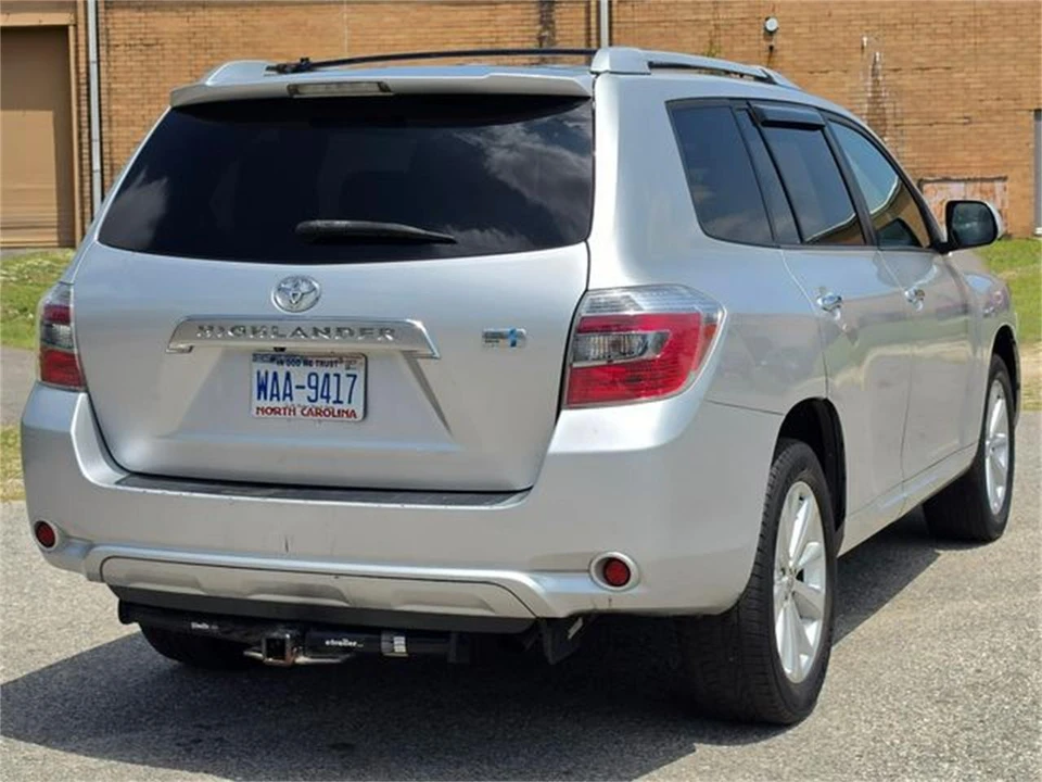 2010 Toyota Highlander - Image 8 of 31