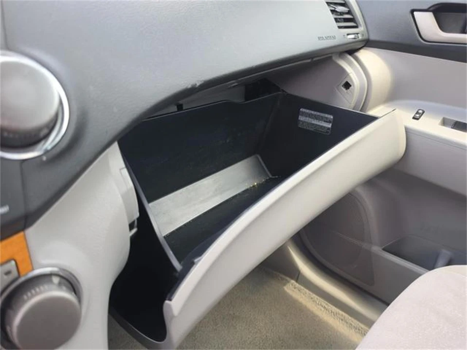 2010 Toyota Highlander - Image 24 of 31