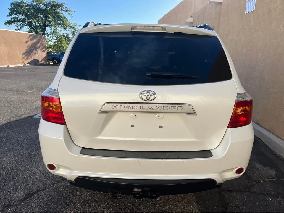 2010 Toyota Highlander - Image 2 of 15