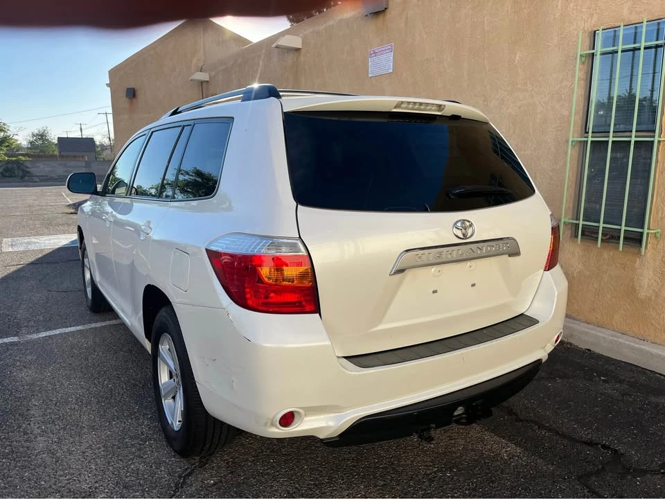 2010 Toyota Highlander - Image 3 of 15