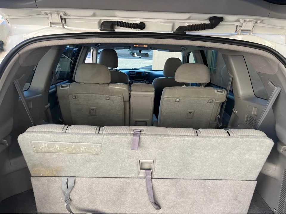 2010 Toyota Highlander - Image 11 of 15