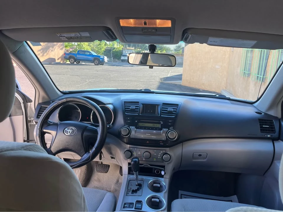 2010 Toyota Highlander - Image 14 of 15