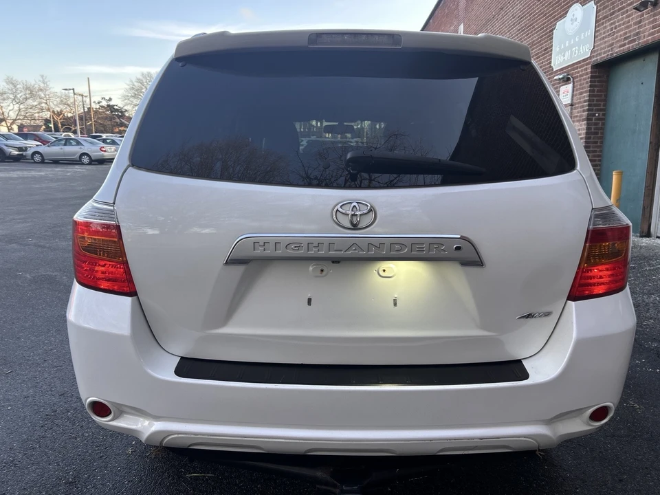 2010 Toyota Highlander - Image 3 of 21