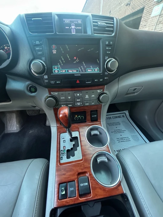 2010 Toyota Highlander - Image 21 of 21