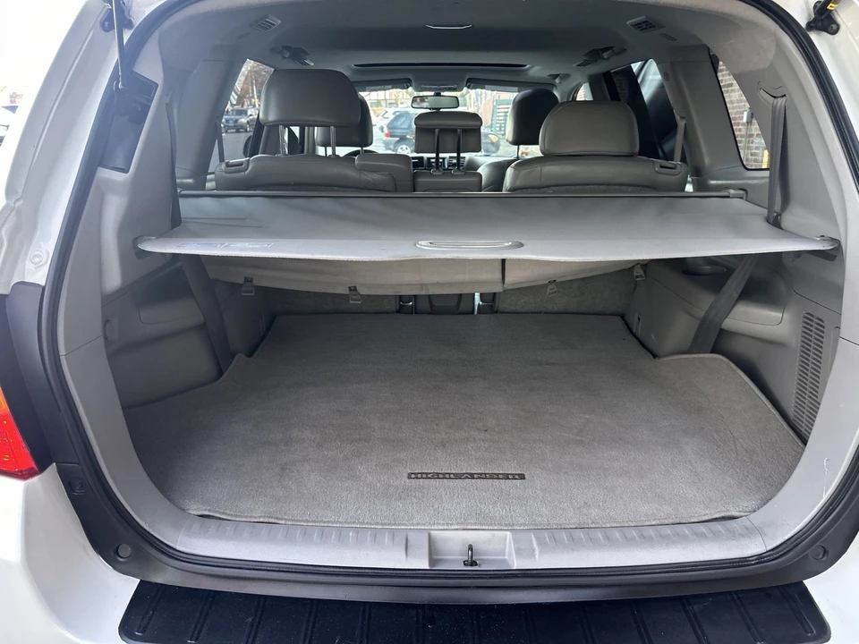 2010 Toyota Highlander - Image 15 of 21