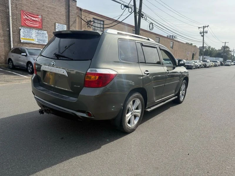 2010 Toyota Highlander - Image 2 of 12